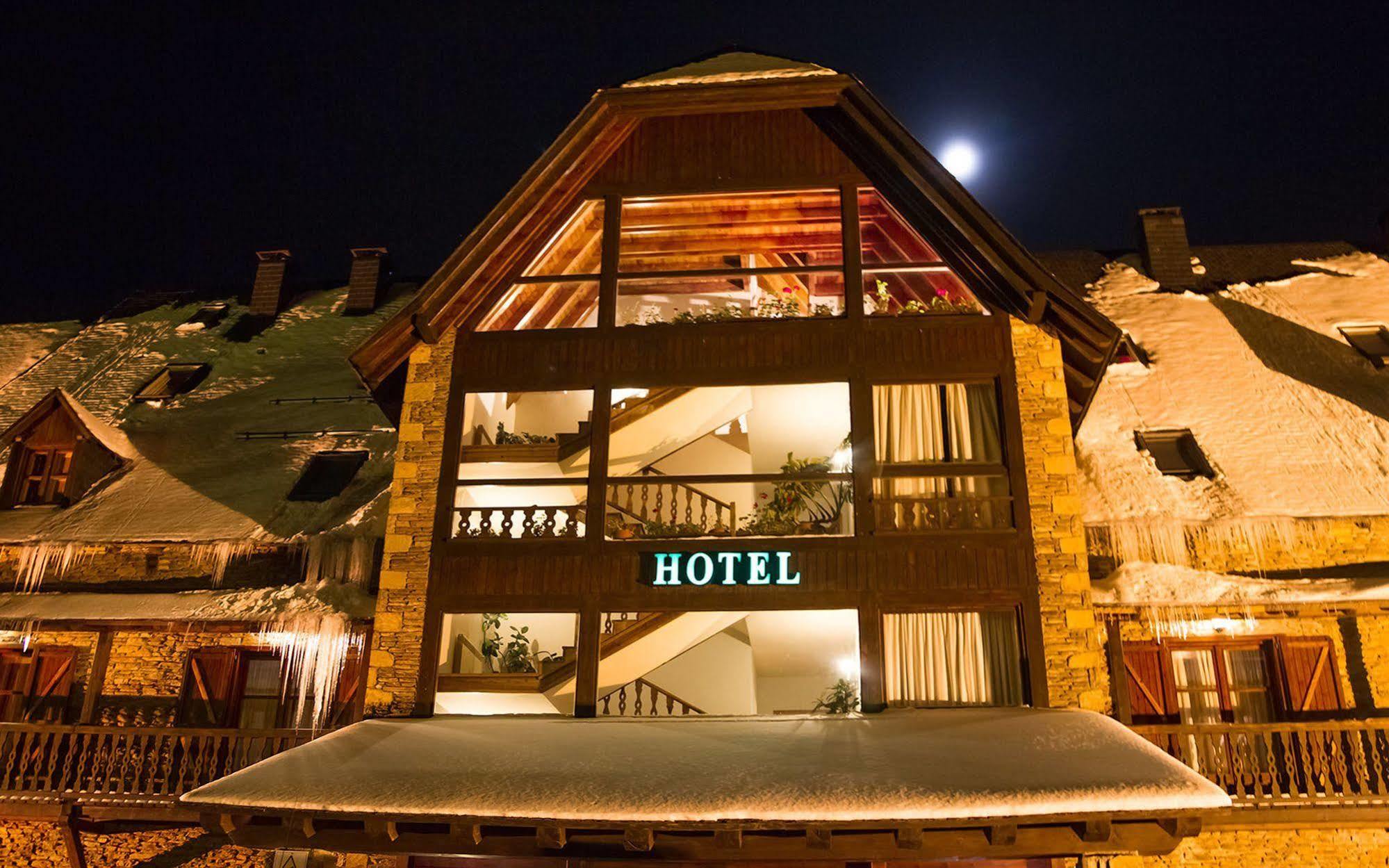 Hotel Chalet Bassibe Baqueira Beret Kültér fotó
